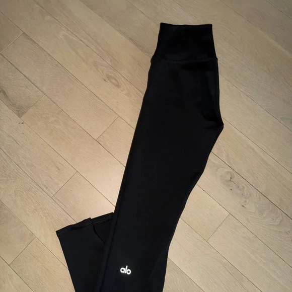 ALO Yoga High Waist Airlift Black Leggings Size Small - Picture 5 of 5